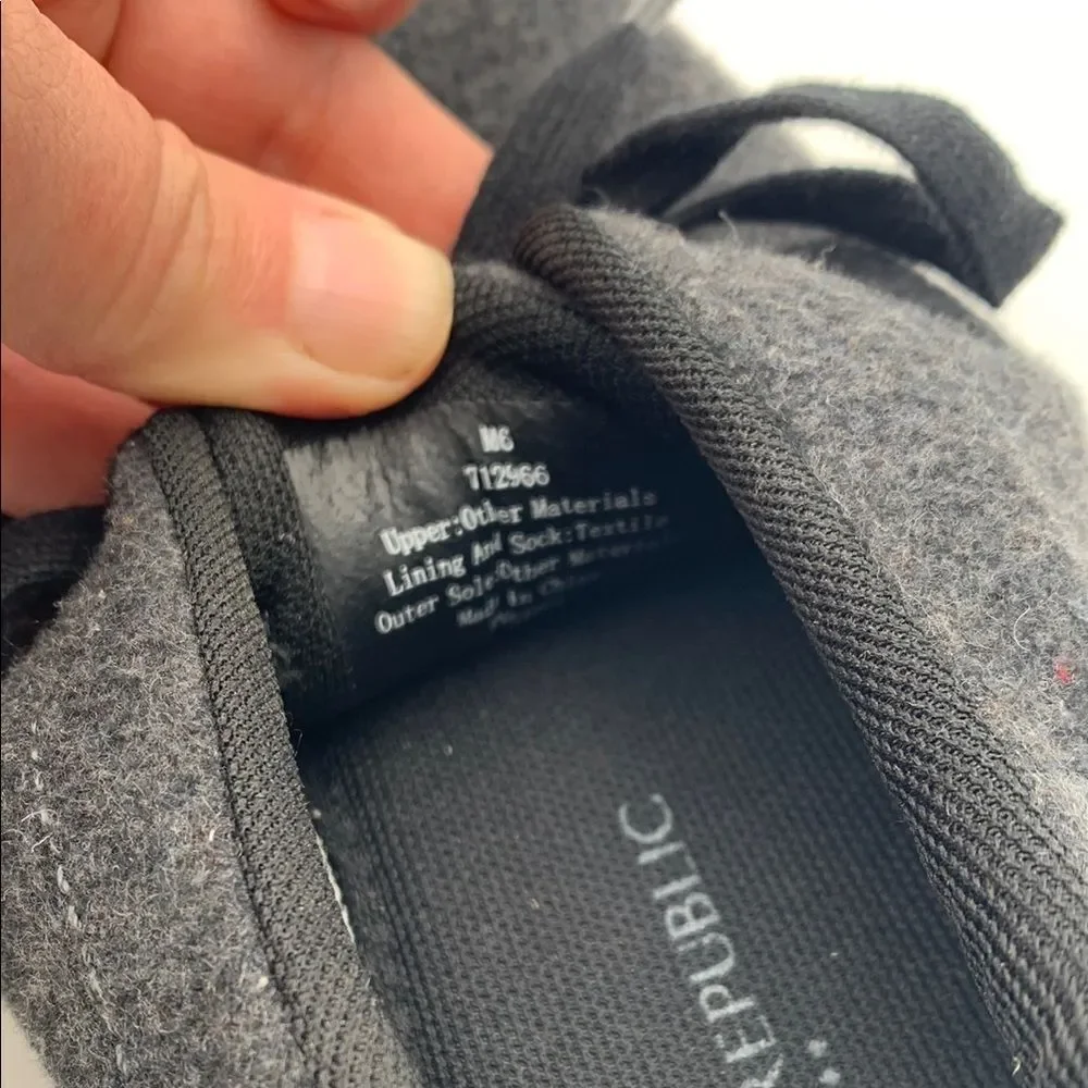 Banana Republic Men's Black Wool Sneakers men’s size 6